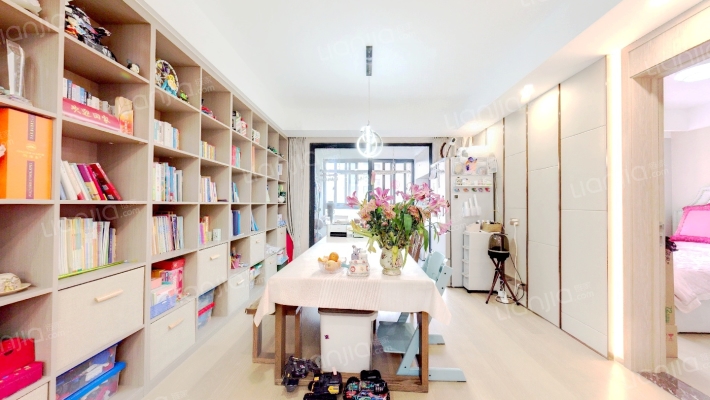 悦峰雅苑B区二手房实景图