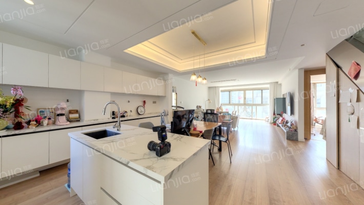 嘉宝前滩后院二手房实景图