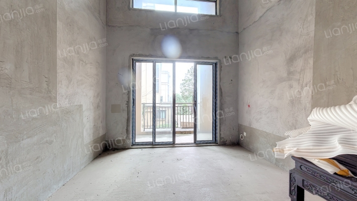 华美翡丽山二期二手房实景图