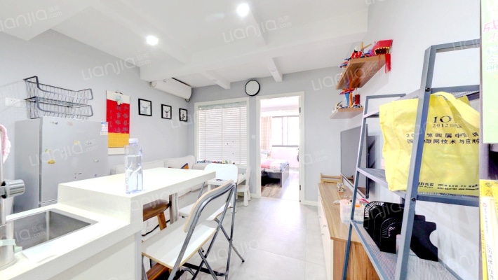 控江路1525弄二手房实景图