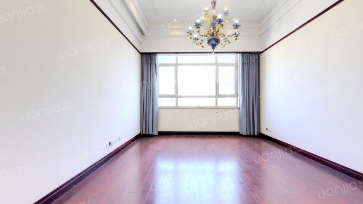 路易凯旋宫二手房实景图