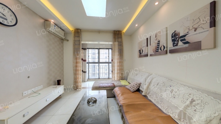 泊爱蓝湾二手房实景图