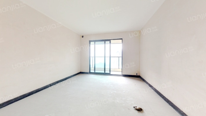 龙湖颐天展图森镜二手房实景图