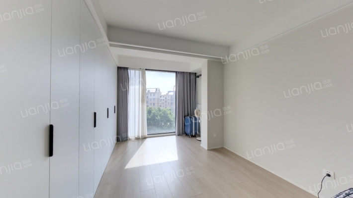 中虹华苑二手房实景图