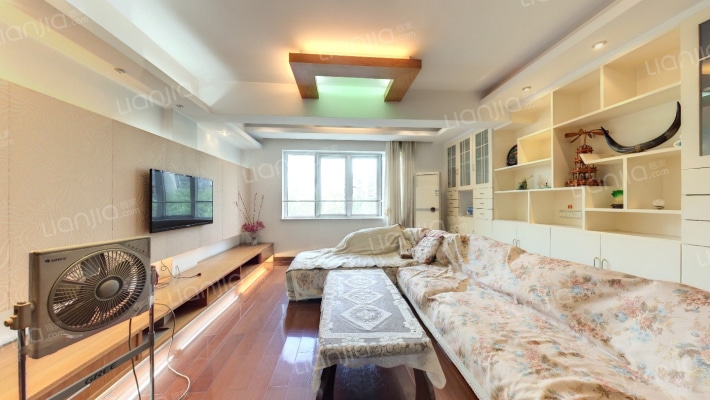 上滑坡小区二手房实景图