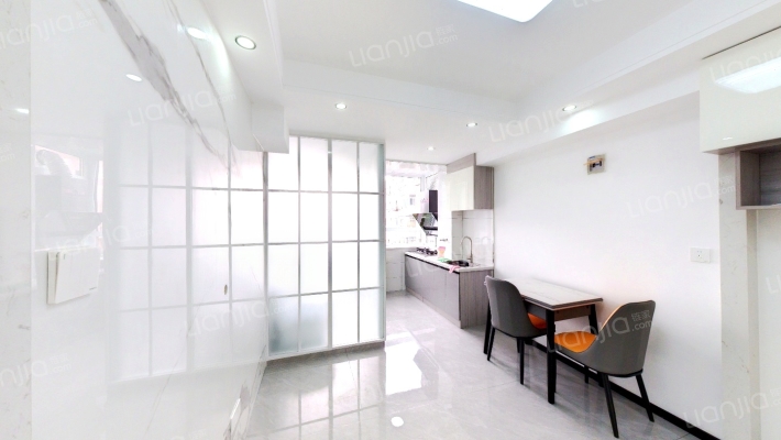 崇东三小区二手房实景图