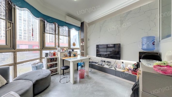 鸿瑞花园一期二手房实景图