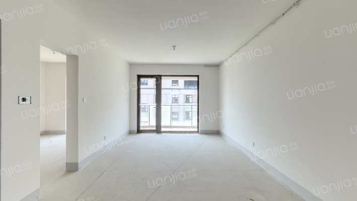 天润西麓府二手房实景图