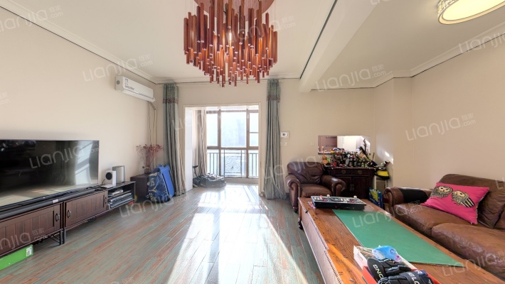 珠江萨尔斯郡二手房实景图