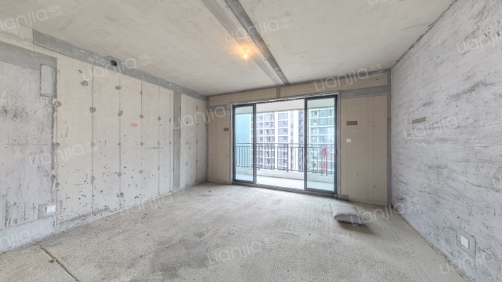 轨道中建麓江府二手房实景图