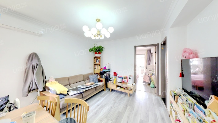 龙翔雅苑二手房实景图