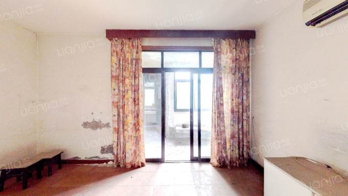 红育坡81号二手房实景图