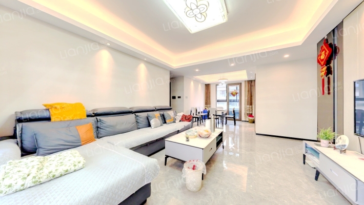 世茂璀璨里二手房实景图