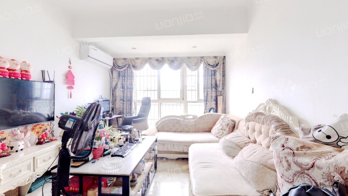 晶宝塞纳国际二手房实景图