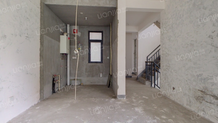 揽山墅二手房实景图