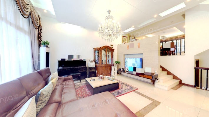 西郊宝成花苑二手房实景图