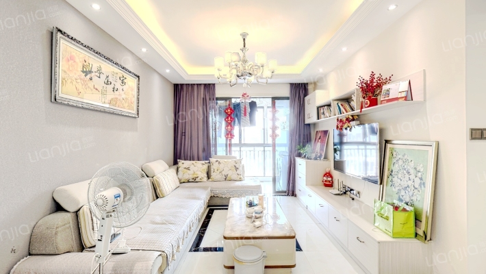 绿地玫瑰城东区二手房实景图