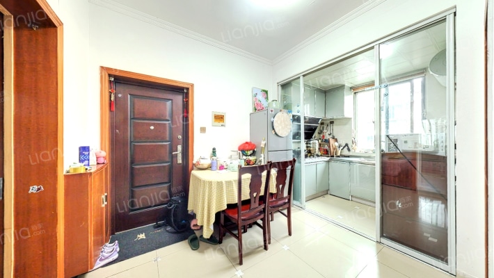 安利新村二手房实景图