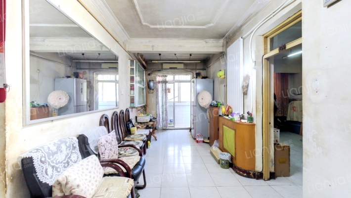 荣泰公寓二手房实景图