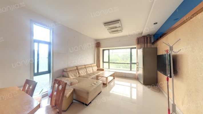 外滩铭座二手房实景图