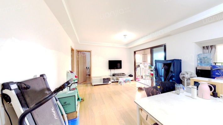 卓越蔚蓝郡二手房实景图