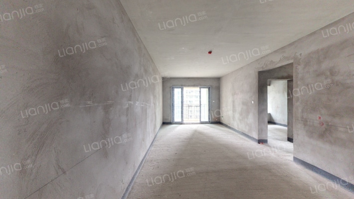 绿地海外滩米拉公馆二手房实景图