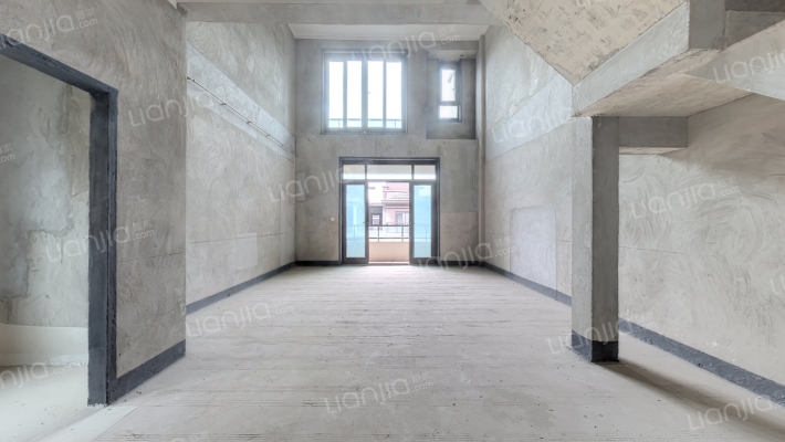 海兰云天湖山壹号二手房实景图