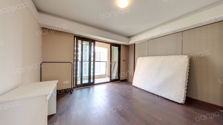 绿地光谷中心城二手房实景图