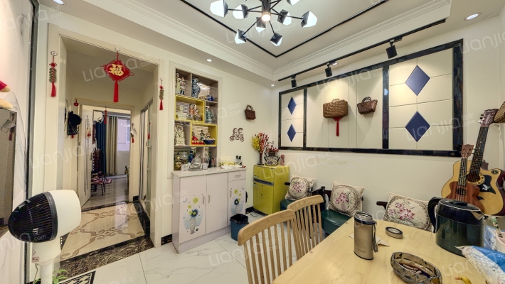 右营街社区二手房实景图