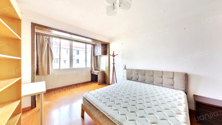 虹日小区二手房实景图