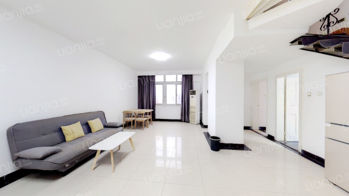 君临天厦小区二手房实景图