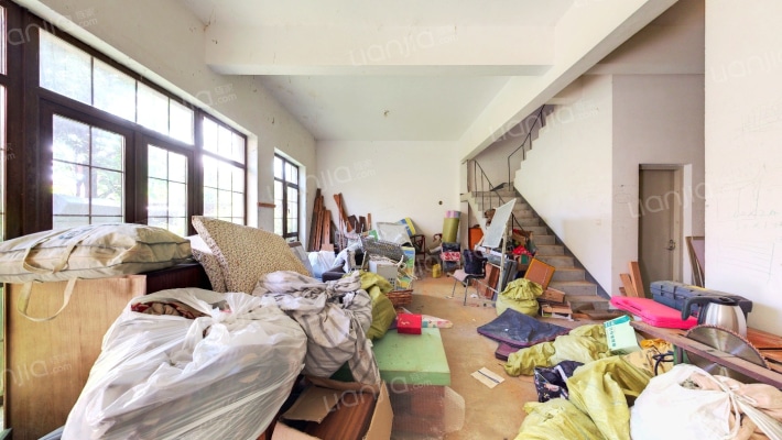 万科兰乔圣菲二手房实景图