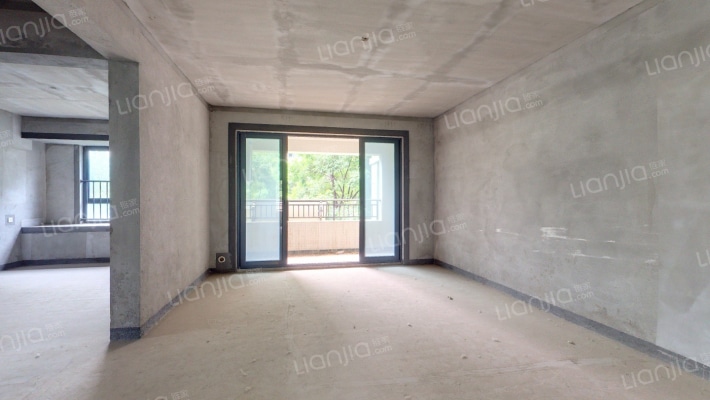 保利香颂一期二手房实景图