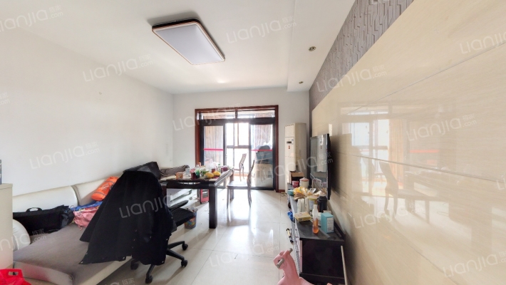 锦泰河畔二手房实景图