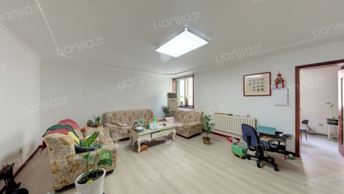 百盛二手房实景图