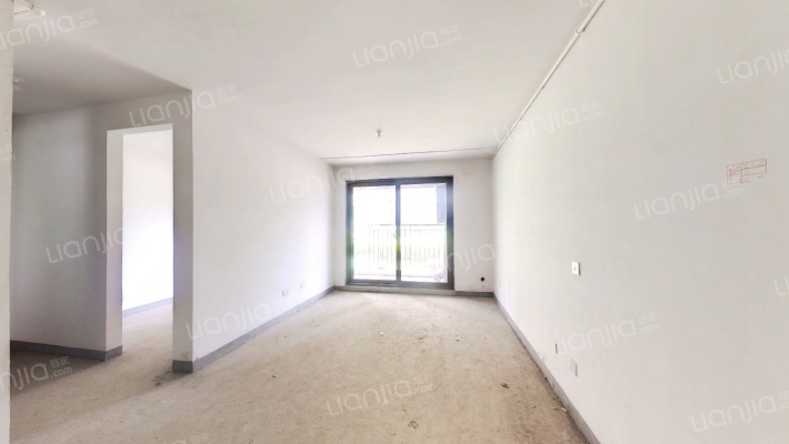 绿地境启澜庭南区二手房实景图