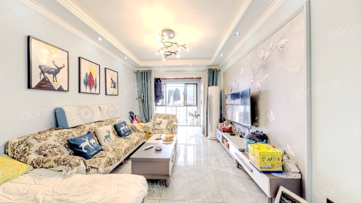 城海滨江春城二手房实景图