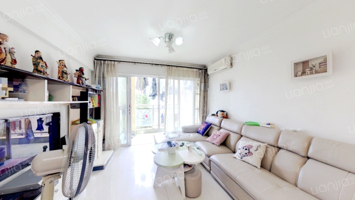 新世界鹿茵翠地二手房实景图