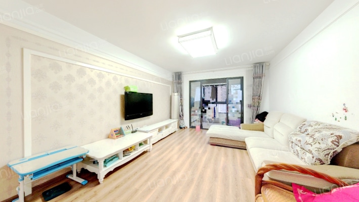 高速翡翠湖畔二手房实景图