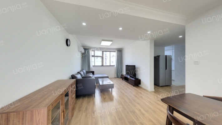 金龙公寓(长宁)二手房实景图