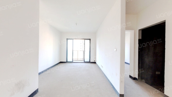 中渝春华秋实三期二手房实景图