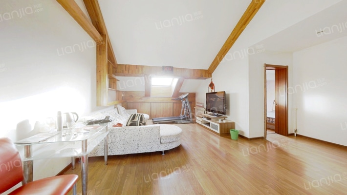 深蓝公寓二手房实景图