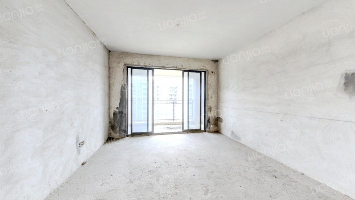 鼎峰花漫里二手房实景图