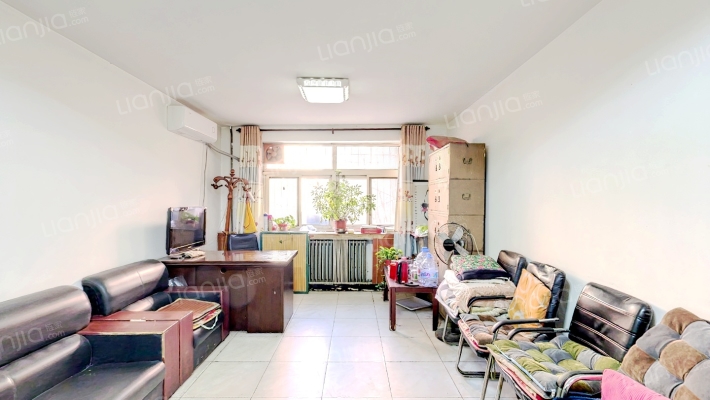 栗新小区二手房实景图