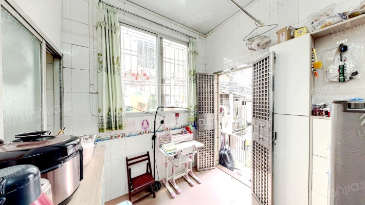 建材小区二手房实景图