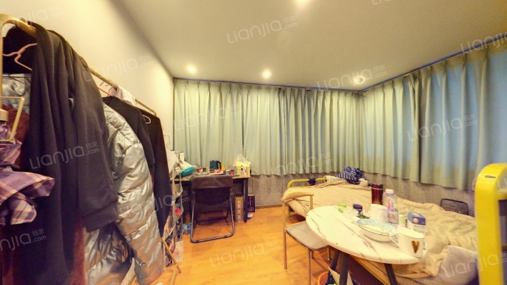 捍卫路二手房实景图