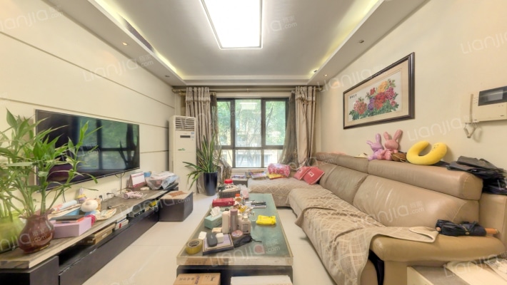 普罗旺世塞纳维斯二手房实景图