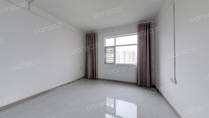 江腾苑C区二手房实景图