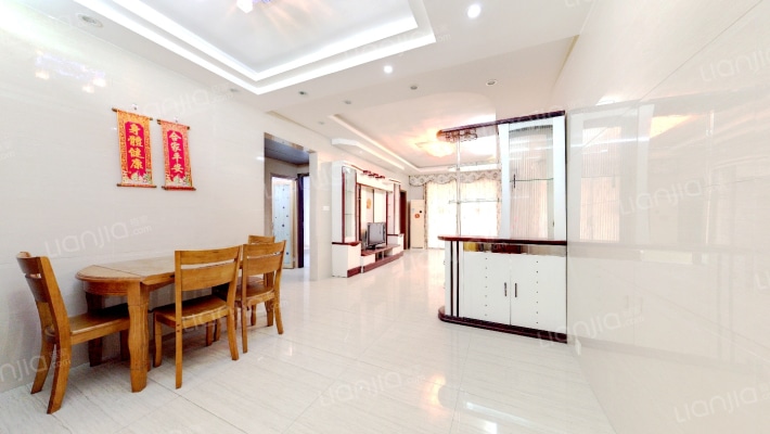 颐澳领地二手房实景图