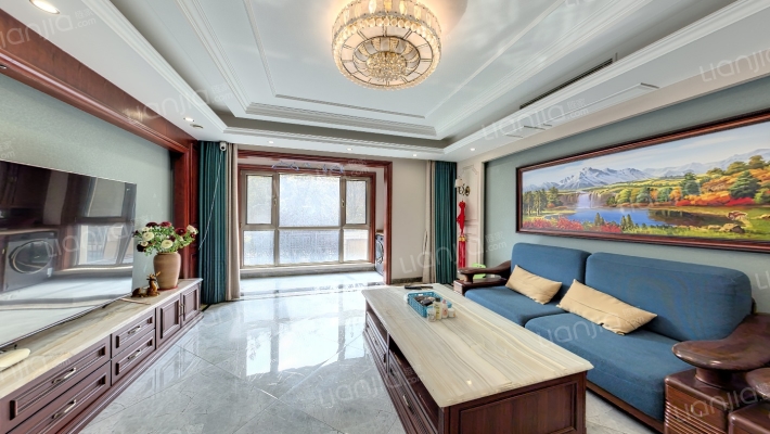 领秀翡翠山B区二手房实景图